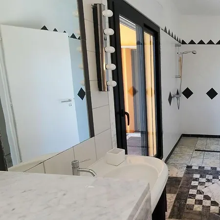 Rossini, Colle Lupi, Barlina Villa *