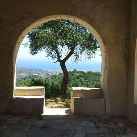 Villa Rossini, Colle Lupi, Barlina *