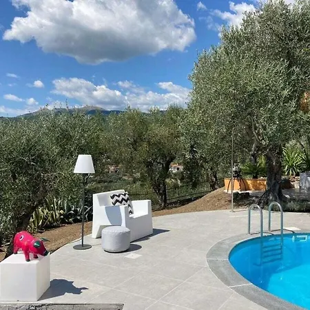 Rossini, Colle Lupi, Barlina Villa *